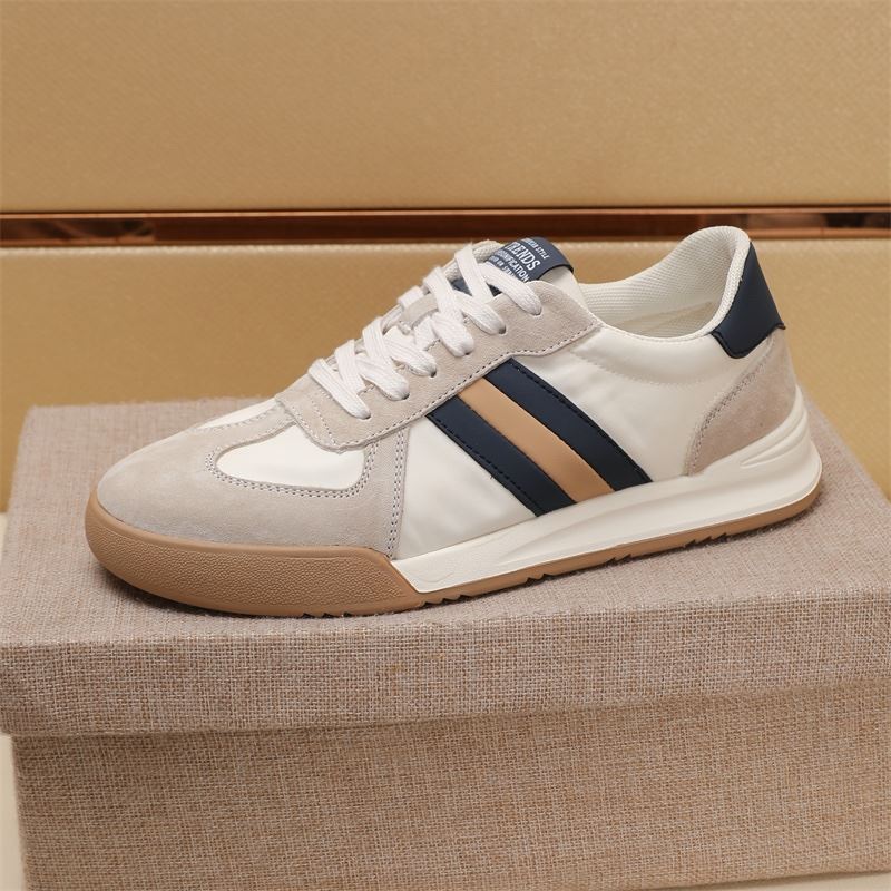 G*u*i casual shoes